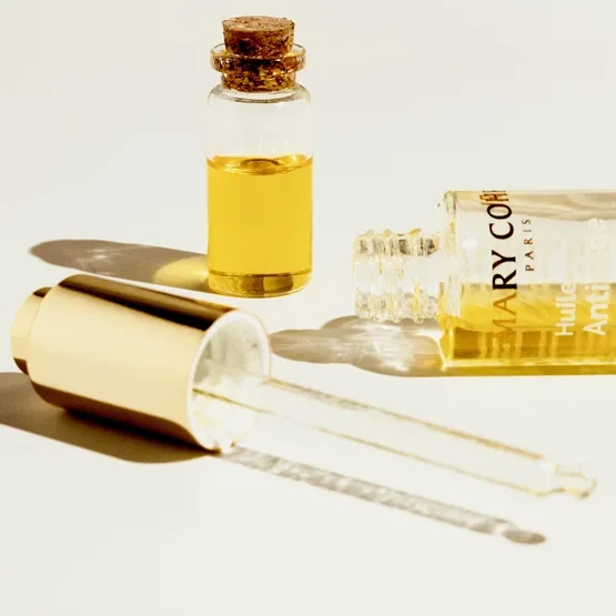 Mary Cohr Aromatic Anti-Aging Oil | Pretnovecošanās sejas eļļa ar ēteriskajām eļļām un retinola alternatīvu 30 ml