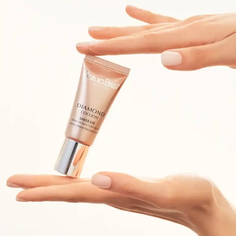 Natura Bissé Mini Diamond Cocoon Sheer Eye | Izgaismojošs pretnovecošanās acu krēms ar tonējošu efektu 10 ml