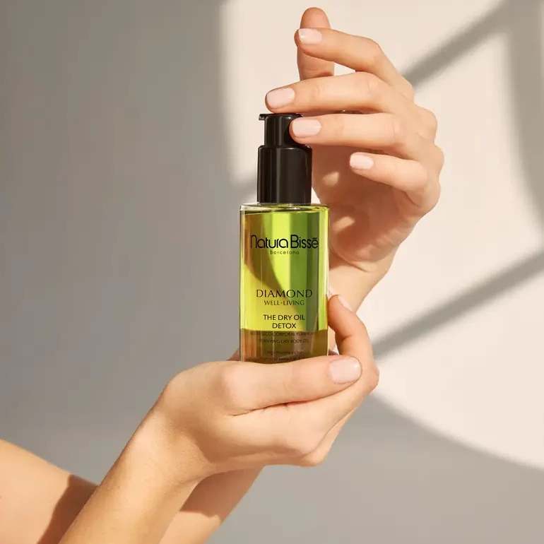 Natura Bissé Diamond Well-Living The Dry Oil – Detox | Attīroša un līdzsvarojoša sausā ķermeņa eļļa ar jūras aļģēm un čia eļļu 100 ml