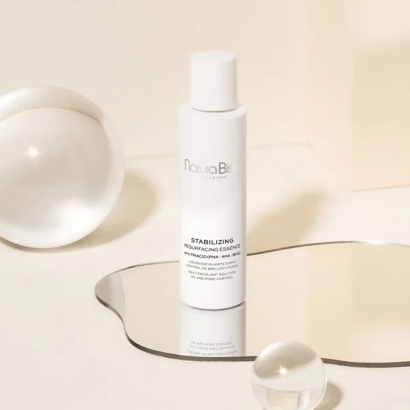 Natura Bissé Stabilizing Resurfacing Essence | Eksfoliējošs sejas toniks ar PHA, AHA un BHA sebuma un poru kontrolei 100 ml