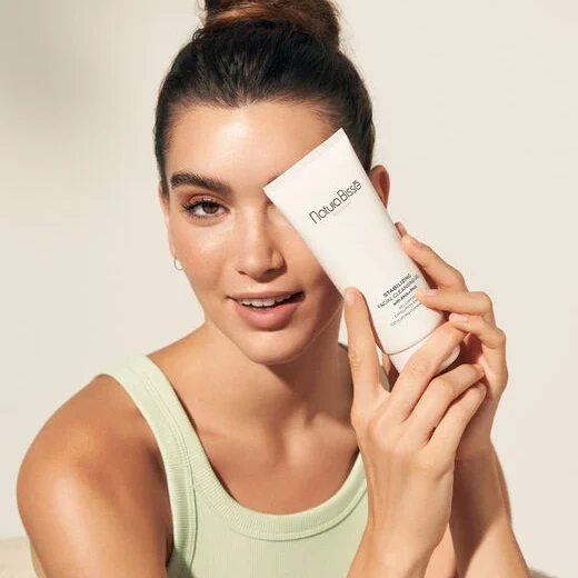 Natura Bissé Stabilizing Facial Cleansing Gel With AHA + PHA | Eksfoliējošs attīrošs sejas gēls ar AHA un PHA skābēm 200 ml