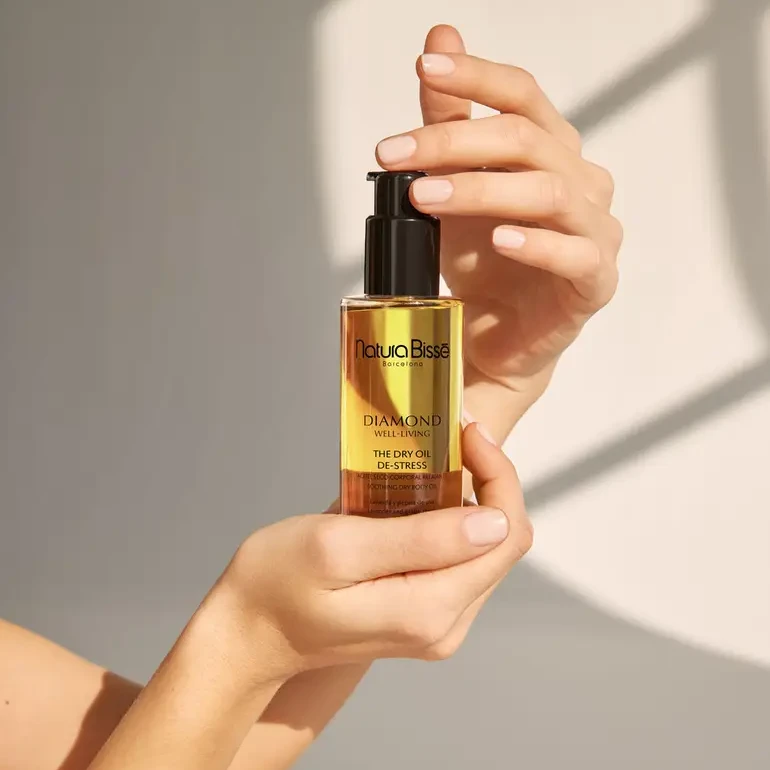 Natura Bissé Diamond Well-Living The Dry Oil – De-Stress | Nomierinoša sausā ķermeņa eļļa ar lavandu un vīnogu kauliņu eļļu 100 ml