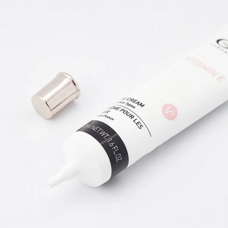 GIGI Vitamin E Eye Cream | Увлажняющий крем для век для всех типов кожи 50 мл