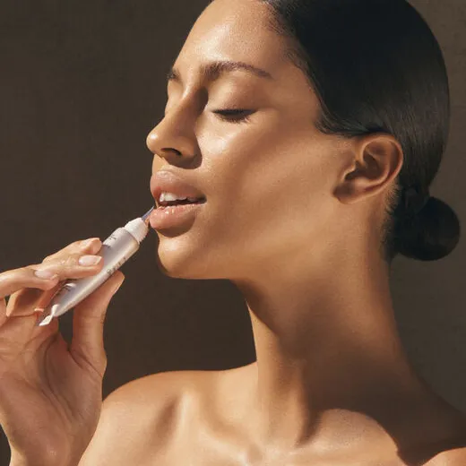 Natura Bissé Diamond Lip Booster | Intensīvi barojošs un apjomu piešķirošs lūpu serums 15 ml