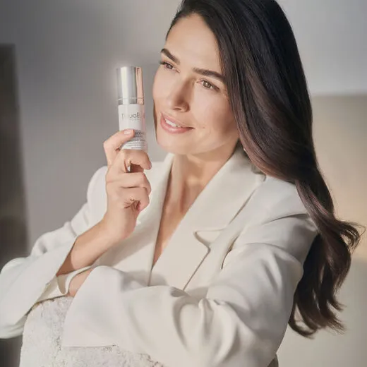 Natura Bissé Diamond Luminous Perfecting Serum | Осветляющая антивозрастная сыворотка против пигментных пятен 40 мл