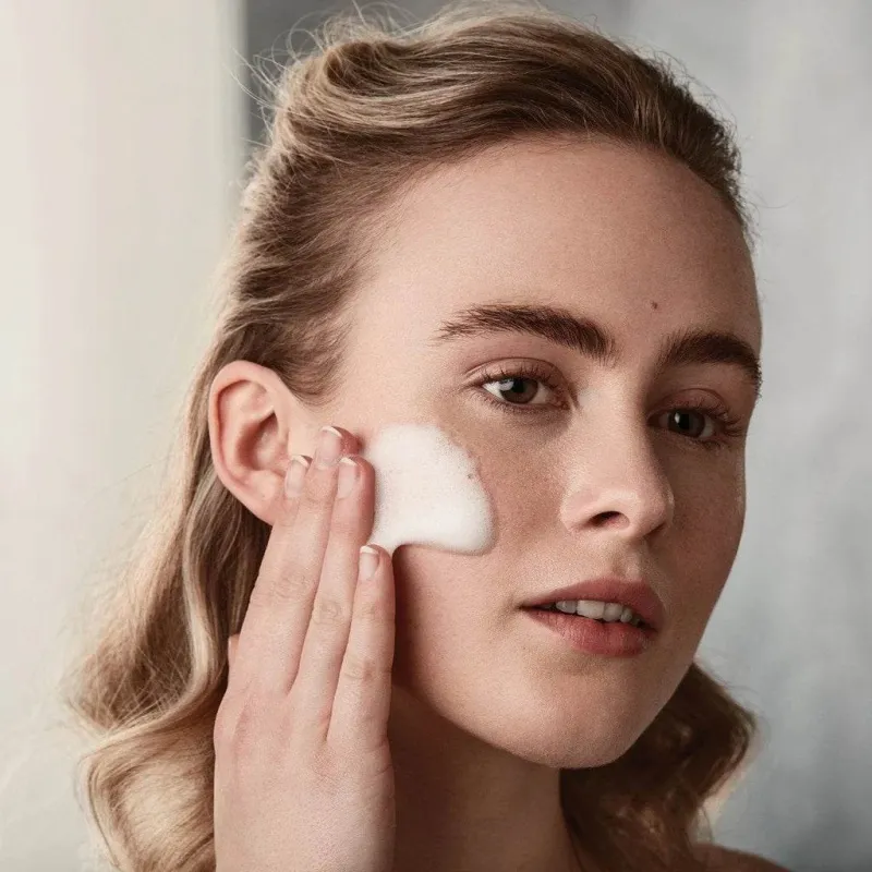 Medik8 Calmwise Soothing Cleanser | Nomierinošas attīrošas putas jutīgai ādai 150 ml