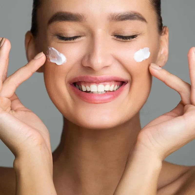 Medik8 Total Moisture Daily Facial Cream | Mitrinošs ikdienas sejas krēms ar prebiotiskiem peptīdiem 50 ml